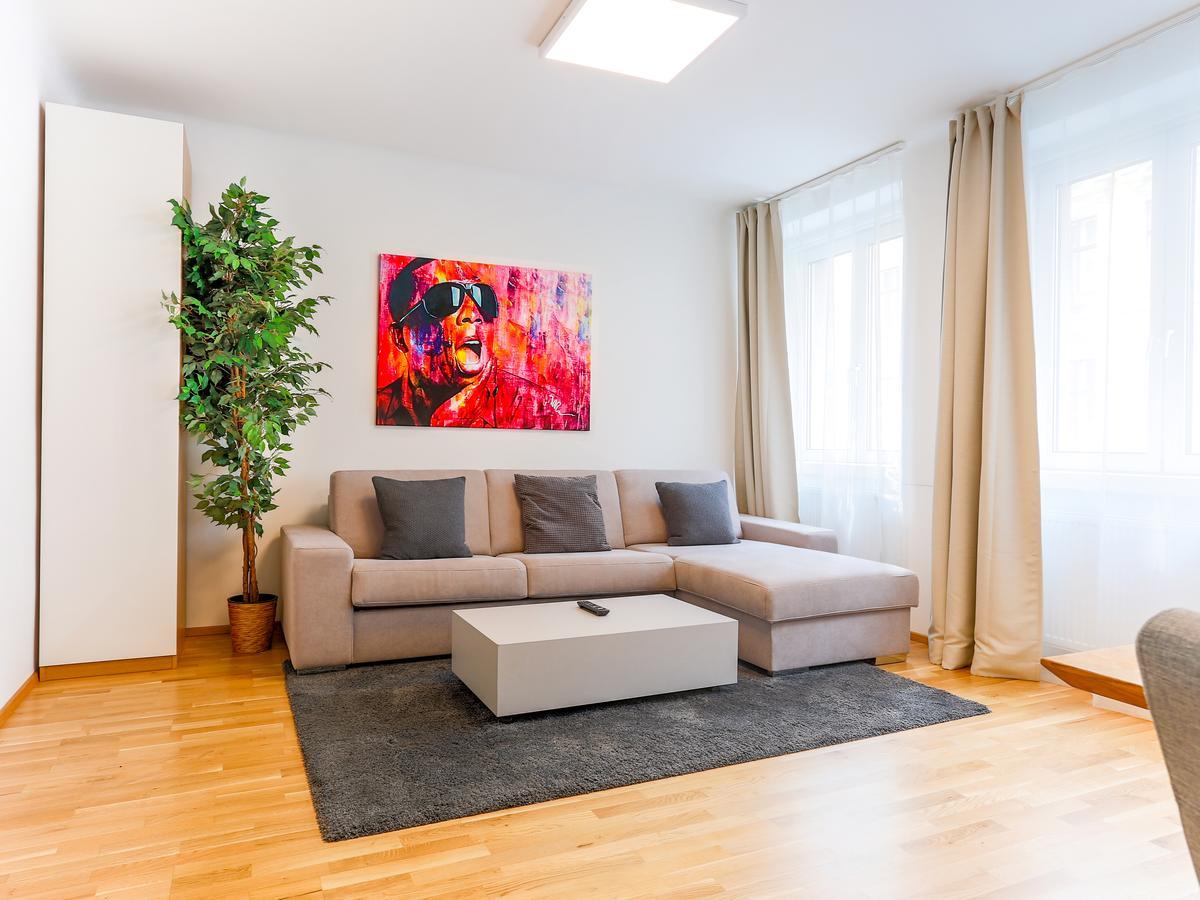 Sky9 Margareten Appartamento